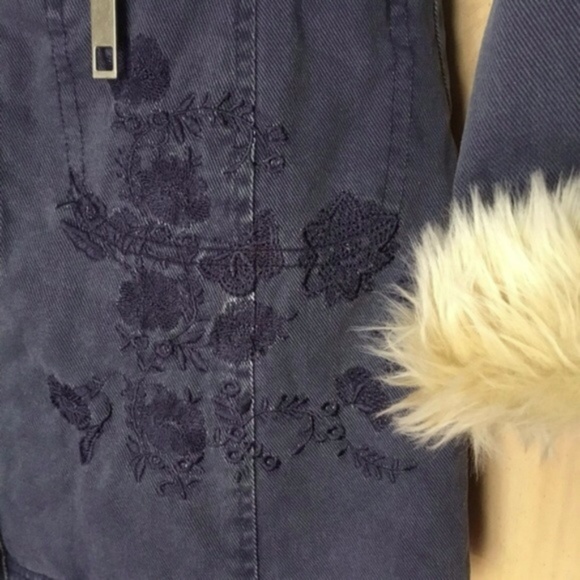 Blue Jean Jacket with Removable Faux Fur Collar - Picture 4 of 5